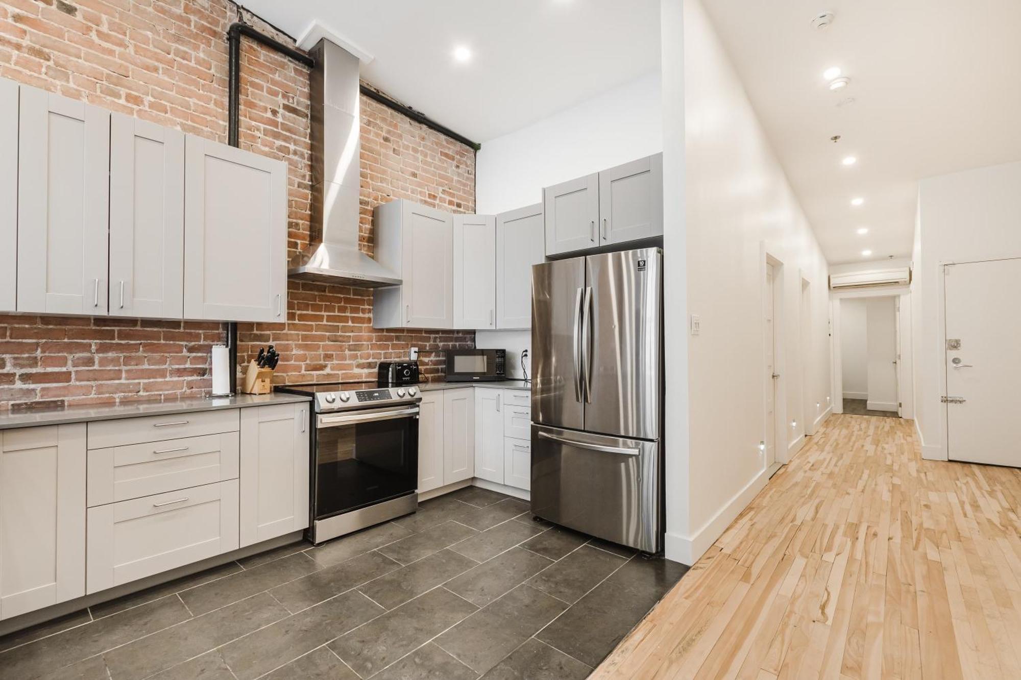 Elegant 3 Bedroom Apartment In Old Port - 302 Монреаль Экстерьер фото