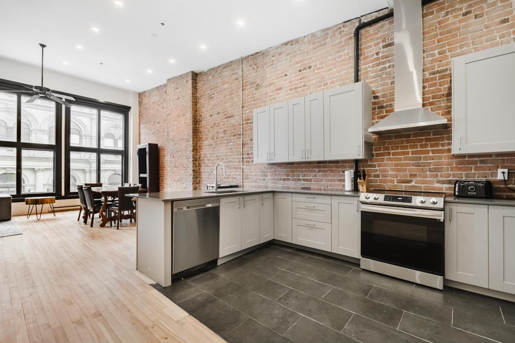 Elegant 3 Bedroom Apartment In Old Port - 302 Монреаль Экстерьер фото